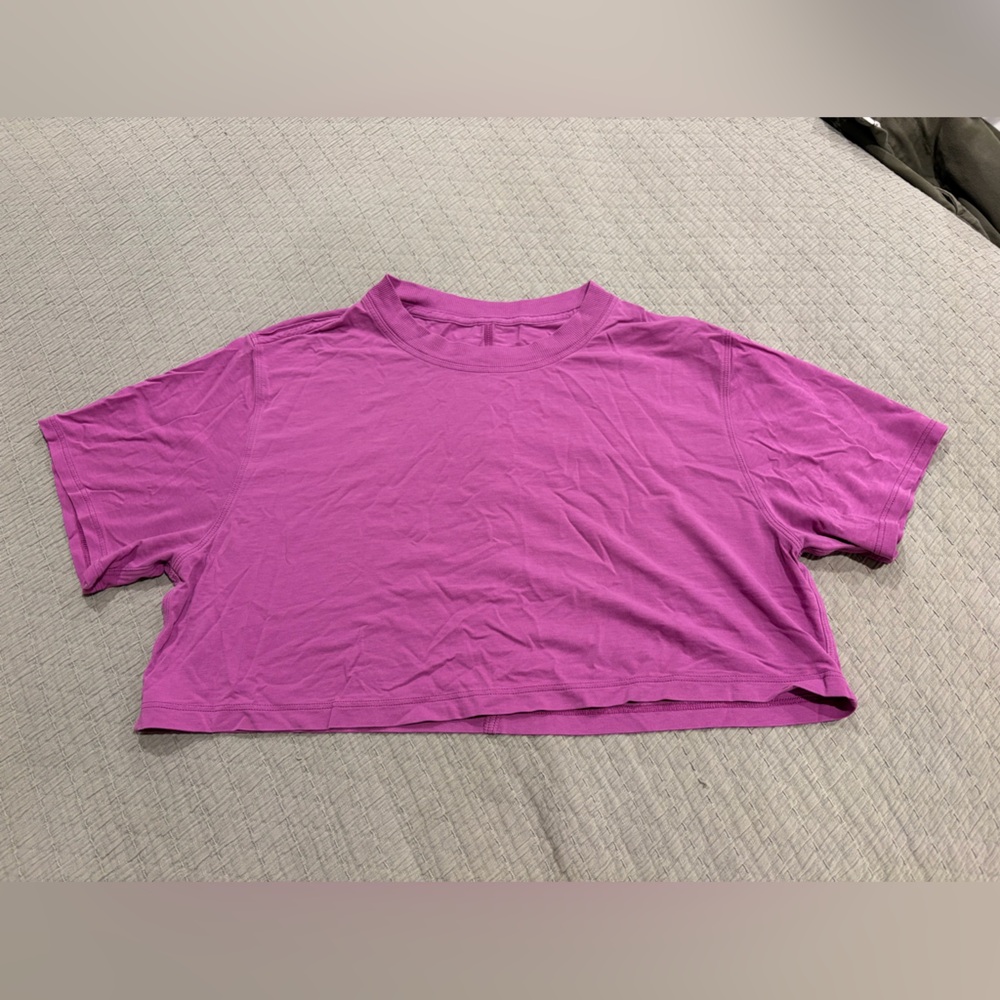 Lululemon cropped t-shirt